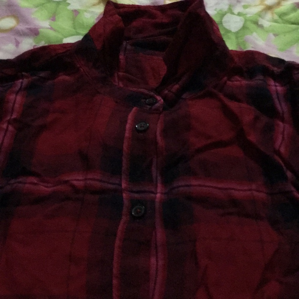 Long sleeve winter comfortable shirt .